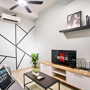 Apartment Arte Klcc Designer By Cobnb, Kuala Lumpur